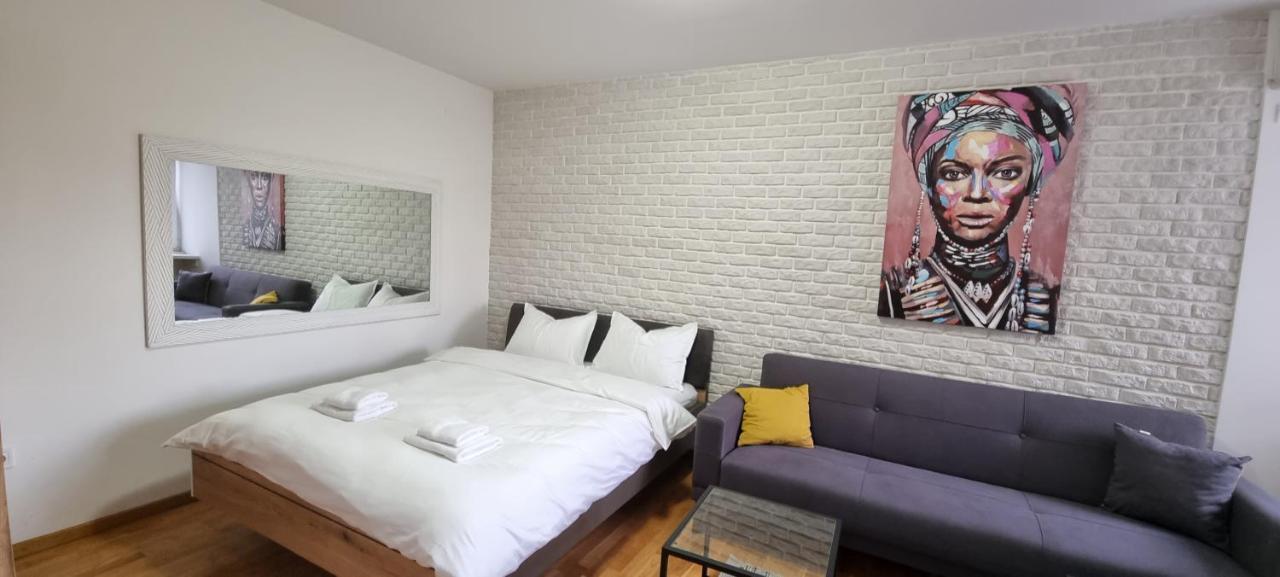 Grove II Apartment = Strict City Centre Нови-Сад Экстерьер фото