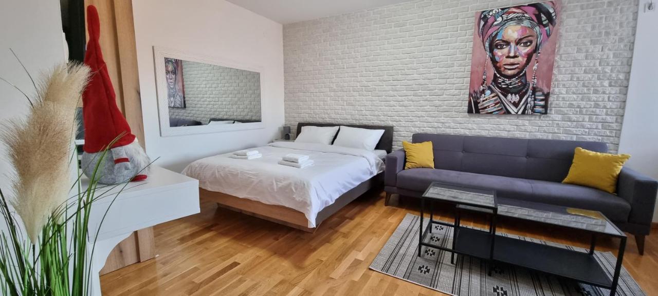 Grove II Apartment = Strict City Centre Нови-Сад Экстерьер фото