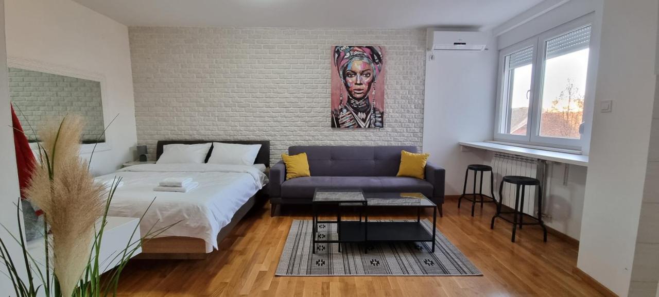 Grove II Apartment = Strict City Centre Нови-Сад Экстерьер фото